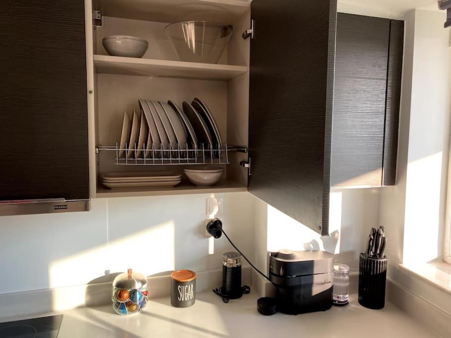 Spacious And Sunkissed 3Br & 2 Bathrooms Apartment Athens Luaran gambar