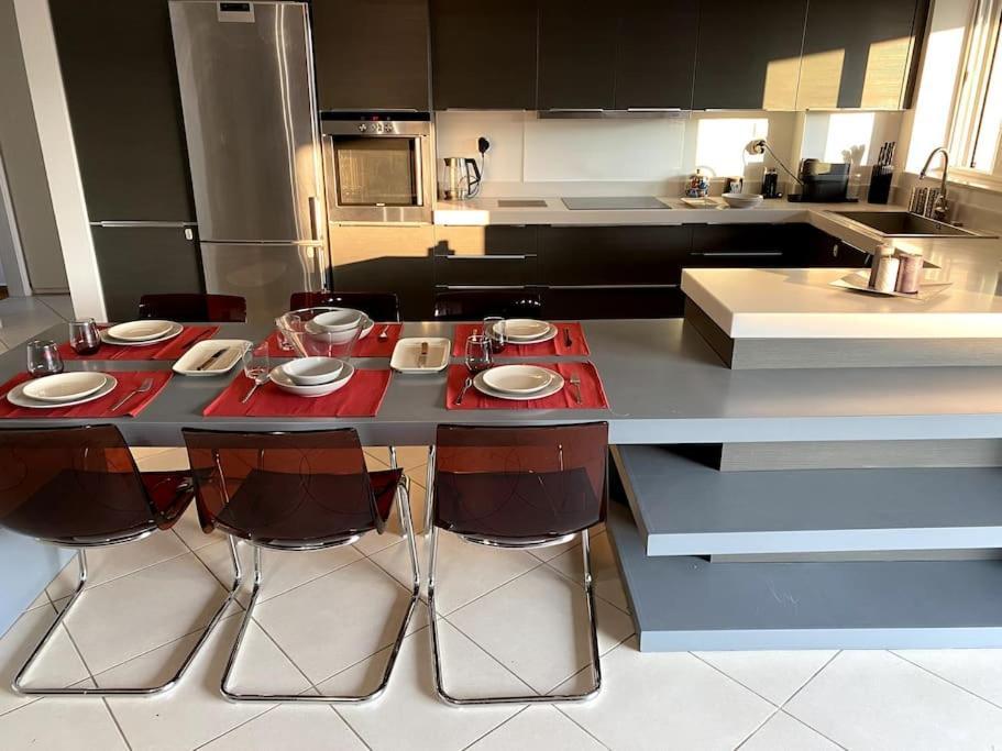 Spacious And Sunkissed 3Br & 2 Bathrooms Apartment Athens Luaran gambar