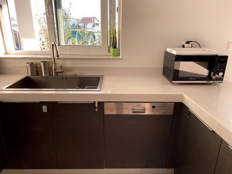 Spacious And Sunkissed 3Br & 2 Bathrooms Apartment Athens Luaran gambar