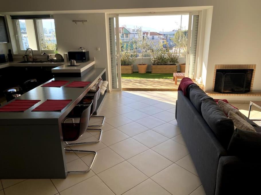 Spacious And Sunkissed 3Br & 2 Bathrooms Apartment Athens Luaran gambar