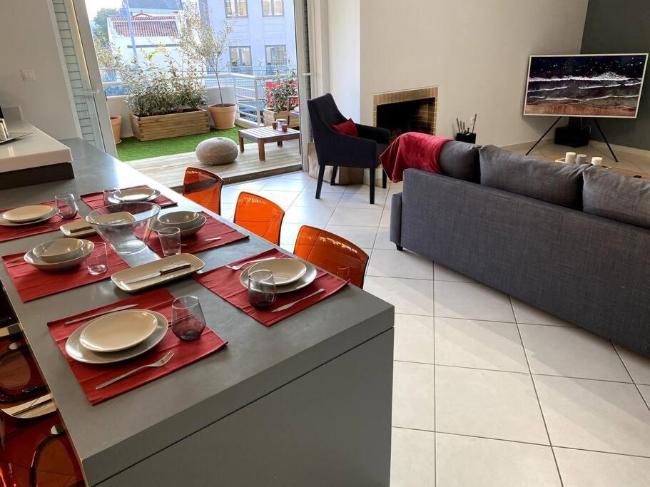 Spacious And Sunkissed 3Br & 2 Bathrooms Apartment Athens Luaran gambar